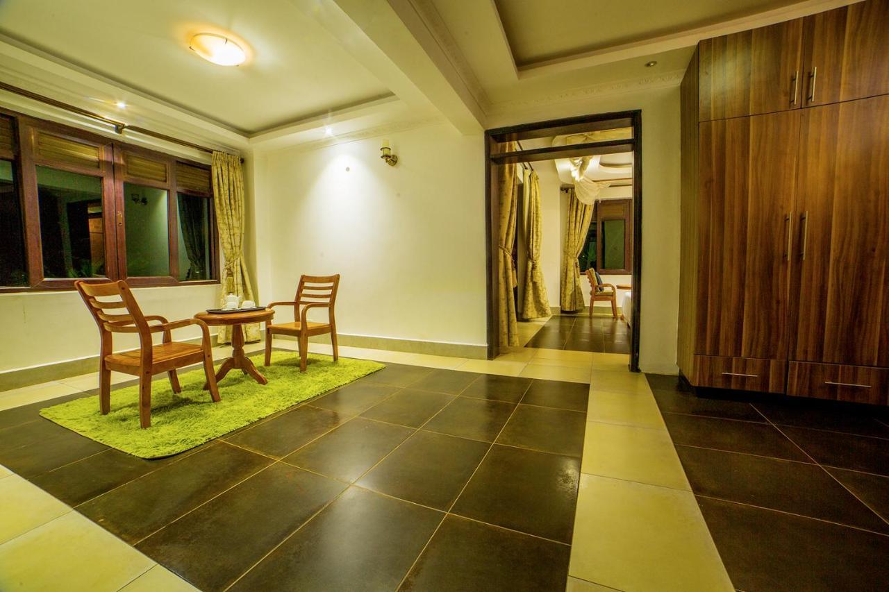Victoria View Boutique Hotels Kigo Энтеббе Экстерьер фото