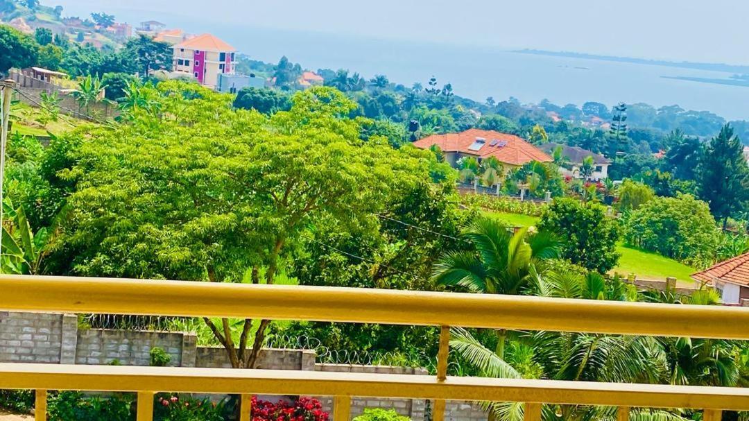 Victoria View Boutique Hotels Kigo Энтеббе Номер фото