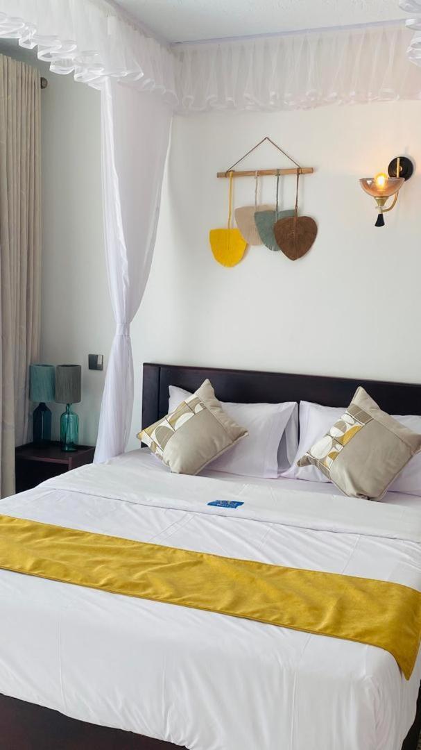 Victoria View Boutique Hotels Kigo Энтеббе Экстерьер фото